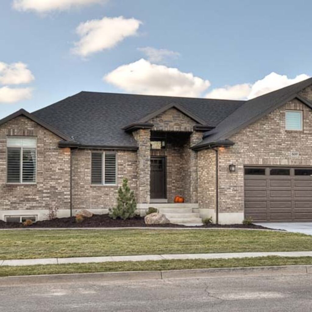 Residential window cleaning in Utah – streak-free shine for homes, condos, and apartments.